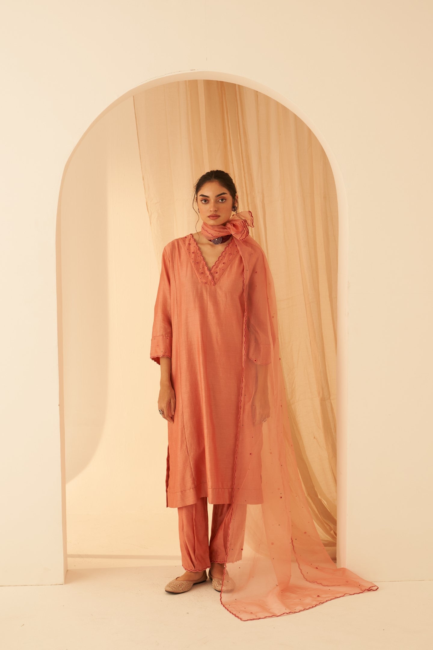 Peach Chanderi floral embroidered with katha work kurta paired with pant & organza dupatta