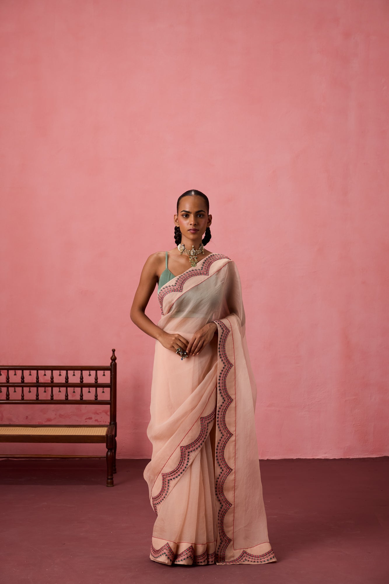 Cozy peach organza heavy scalloped border saree comes with unstitched & unembroidered blouse fabric in chanderi