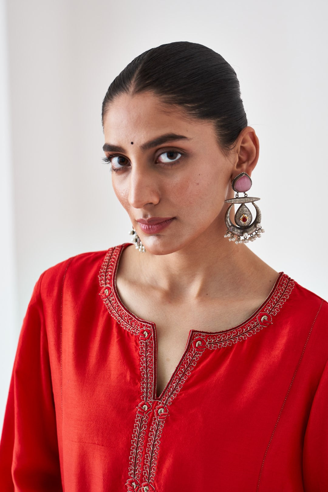 Red Silk Dupion Embroidered Kurta, Silk Pant & Organza Dupatta (03 Pcs.)