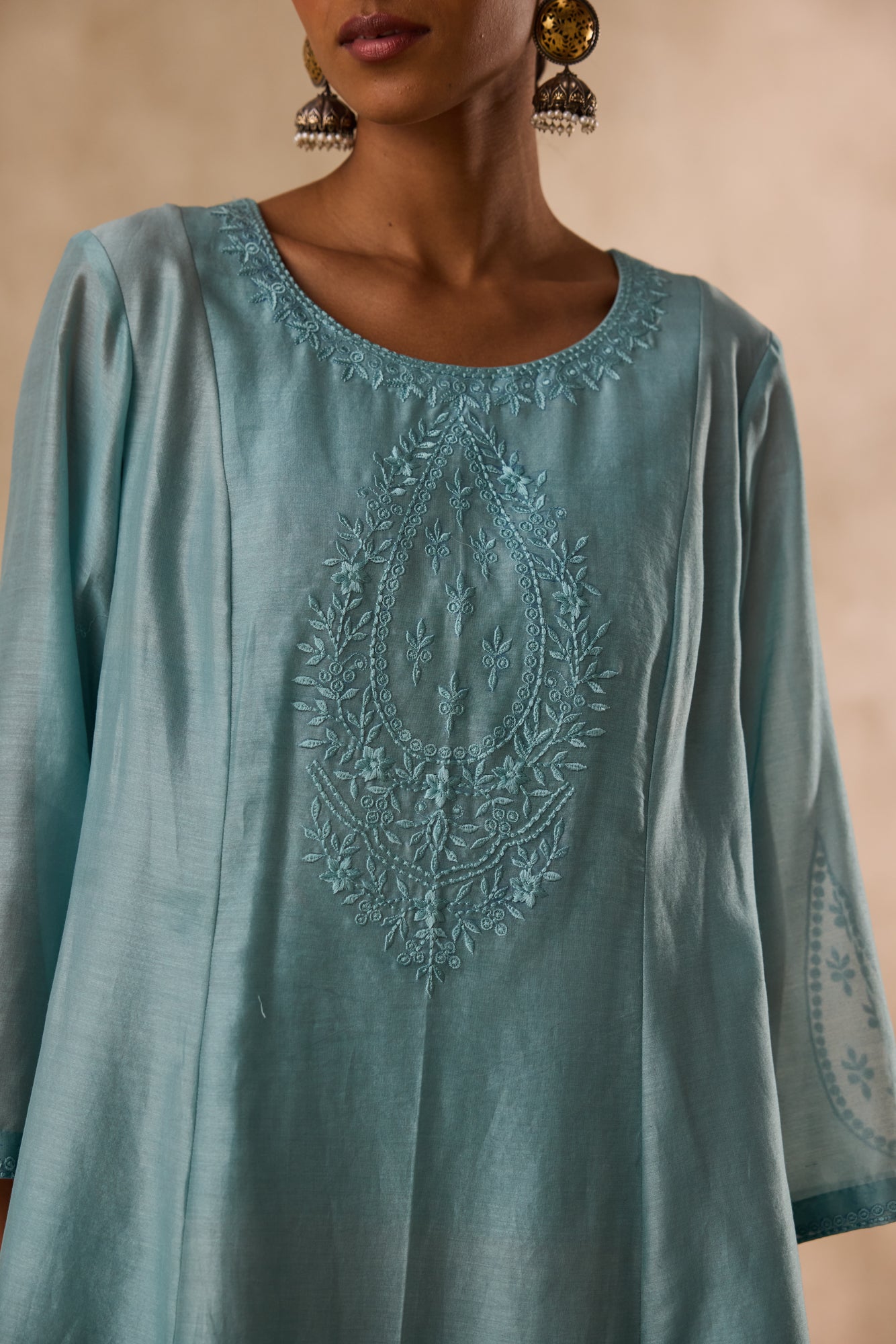 Sky blue chanderi floral resham embroidered kurta paired with pant & organza dupatta