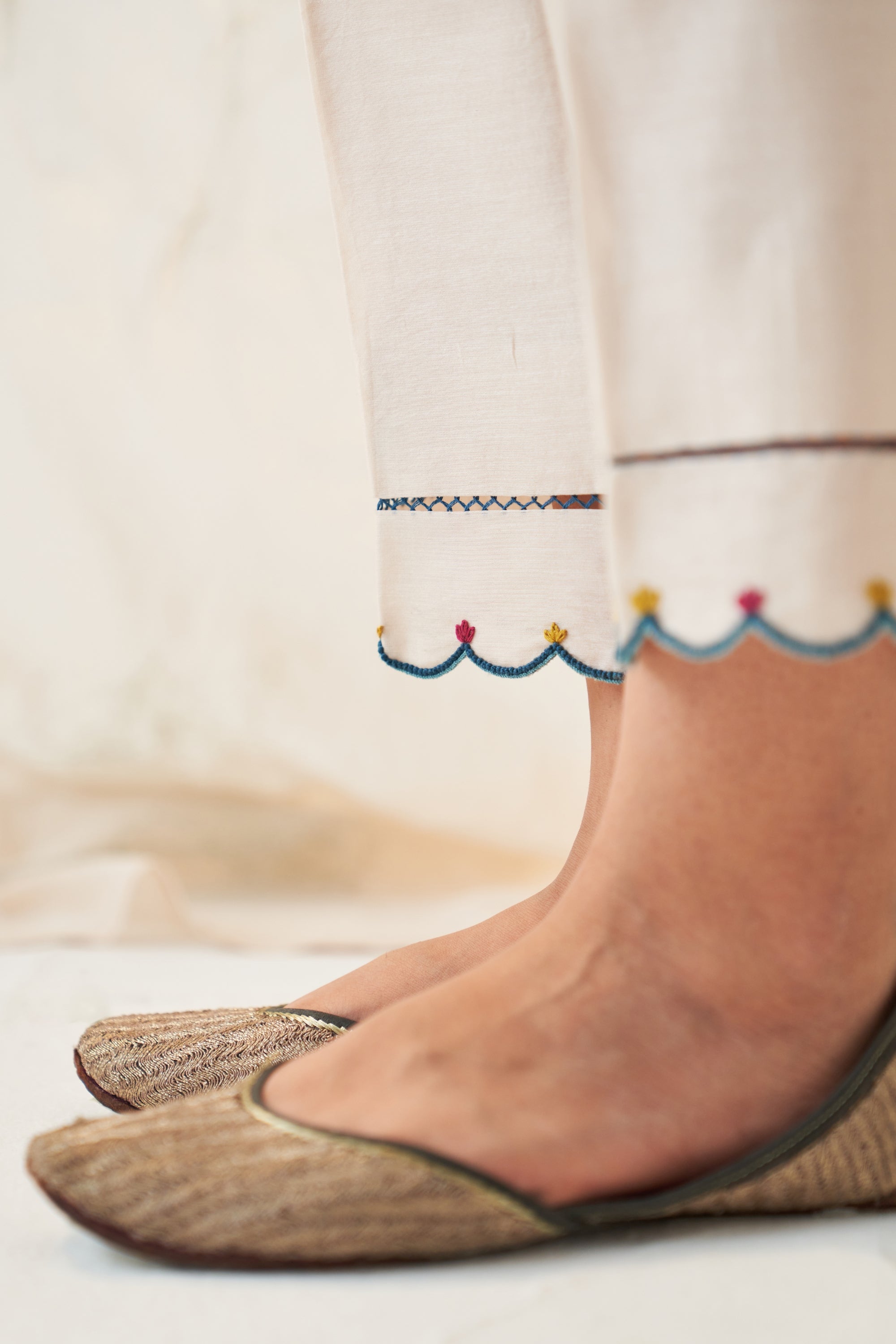 Ivory Multi Thread Scallop Chanderi Kurta Set