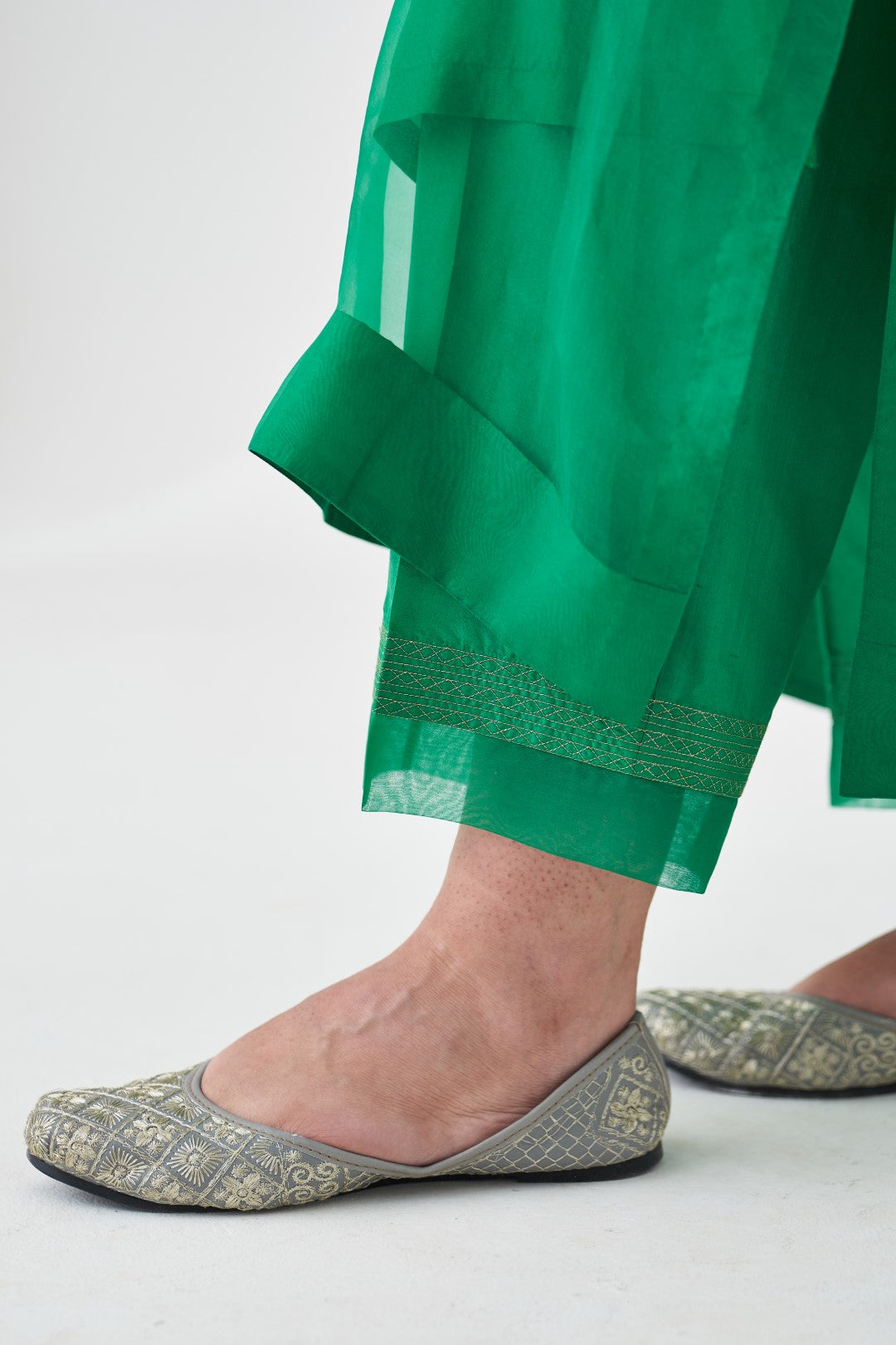 Green Organza Embroidered Kaftan, Silk Slip & Silk Pant (03 pcs.)