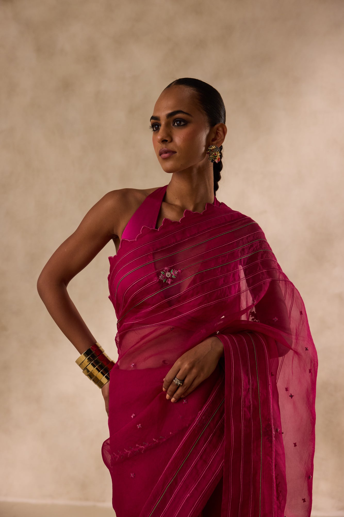 Wine organza jaal embroidred saree comes with unstitched & unembroidered blouse fabric in chanderi