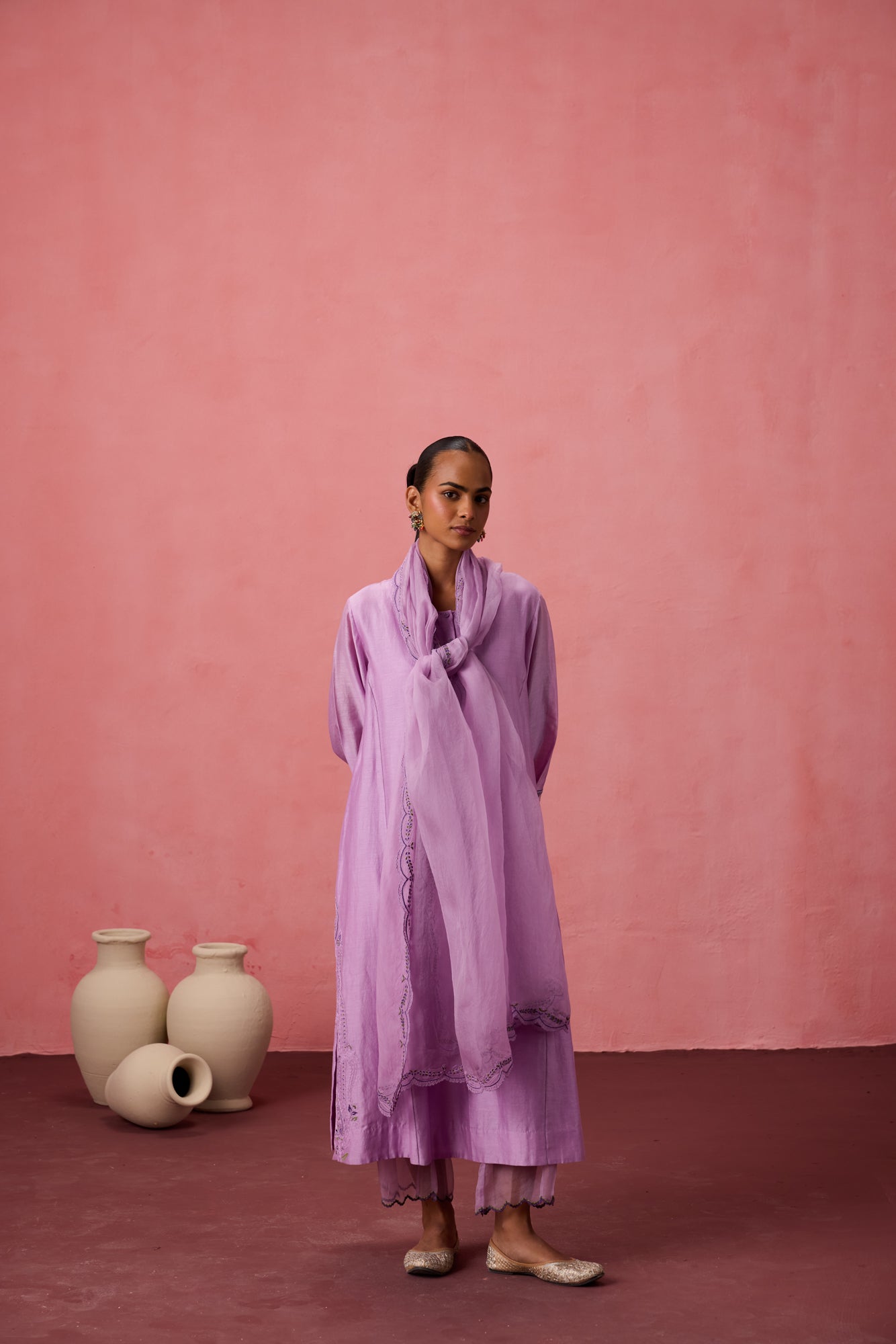 Lilac chanderi dori work embroidered kurta paired with pant & organza dupatta