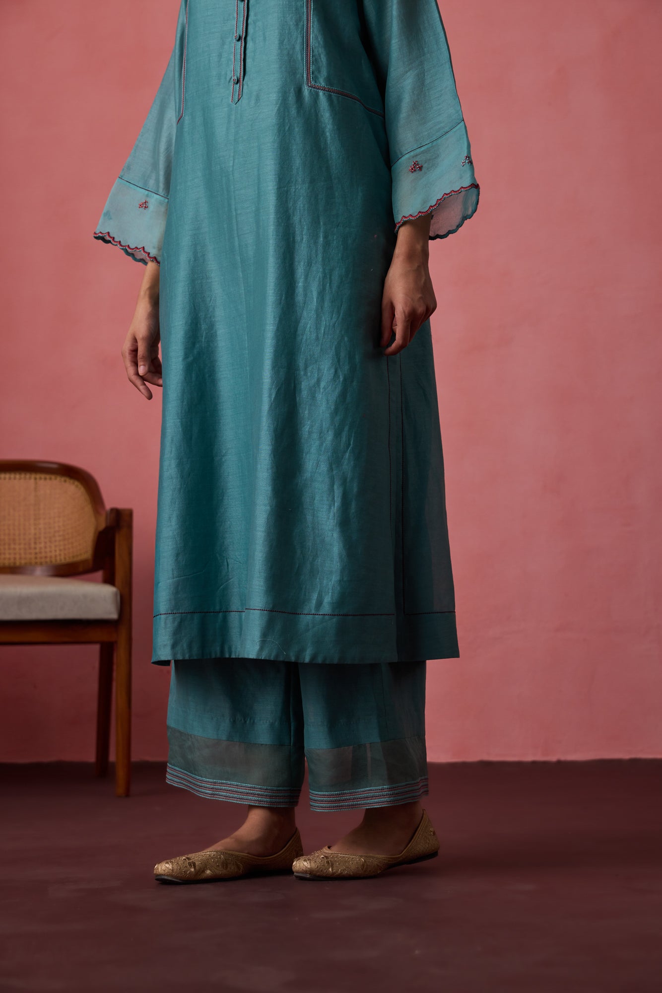 Turquoise chanderi thread embroidered kurta paired with matching pant & organza dupatta