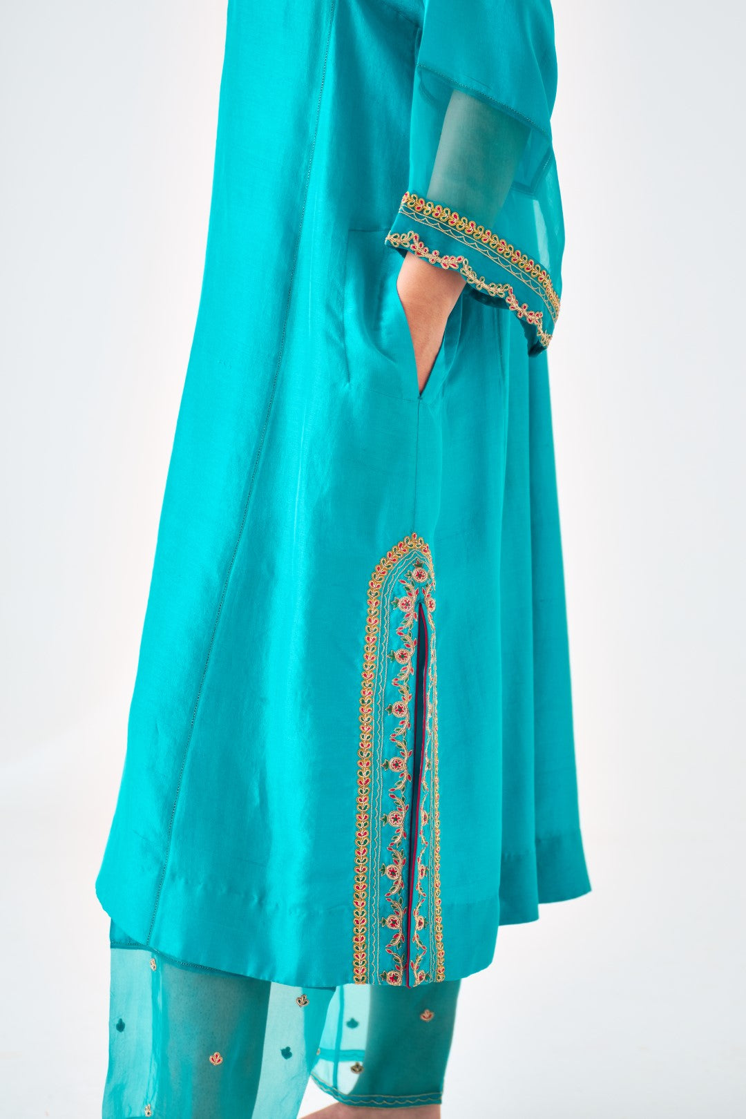 Turquoise Dupion Silk Embroidered Kurta Paired with Silk Pant & Organza Dupatta (03 Pcs.)