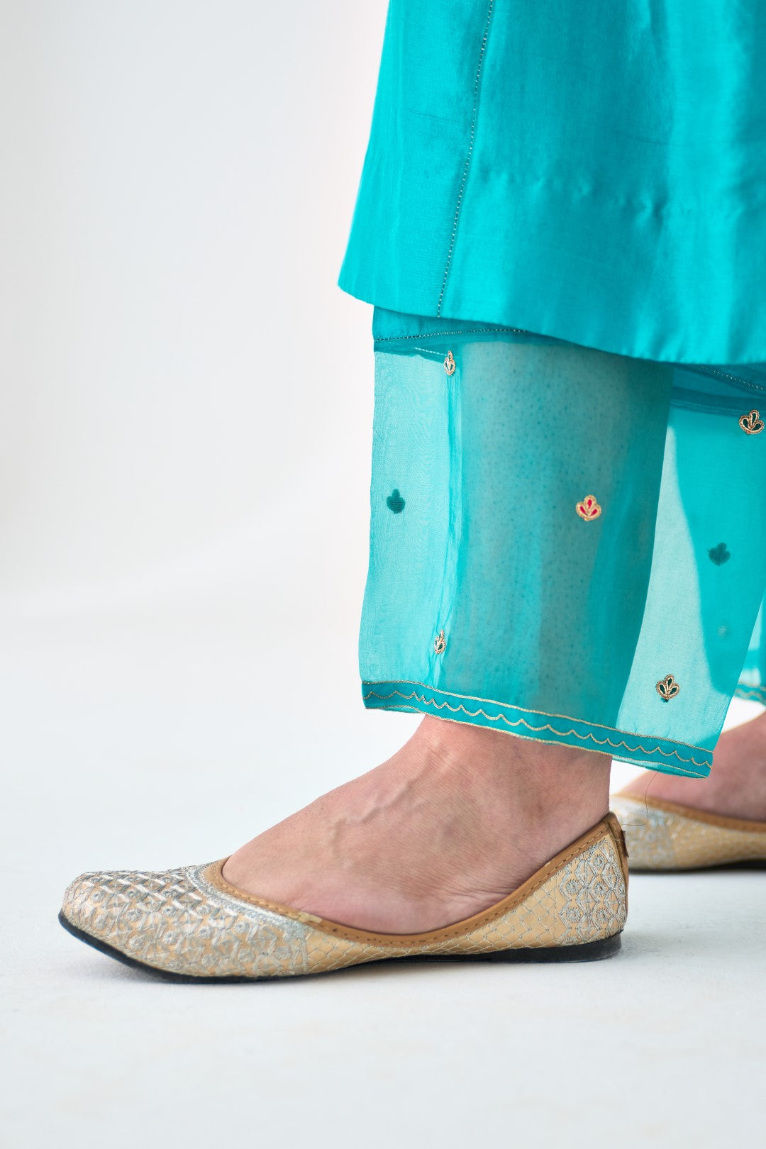 Turquoise Dupion Silk Embroidered Kurta Paired with Silk Pant & Organza Dupatta (03 Pcs.)