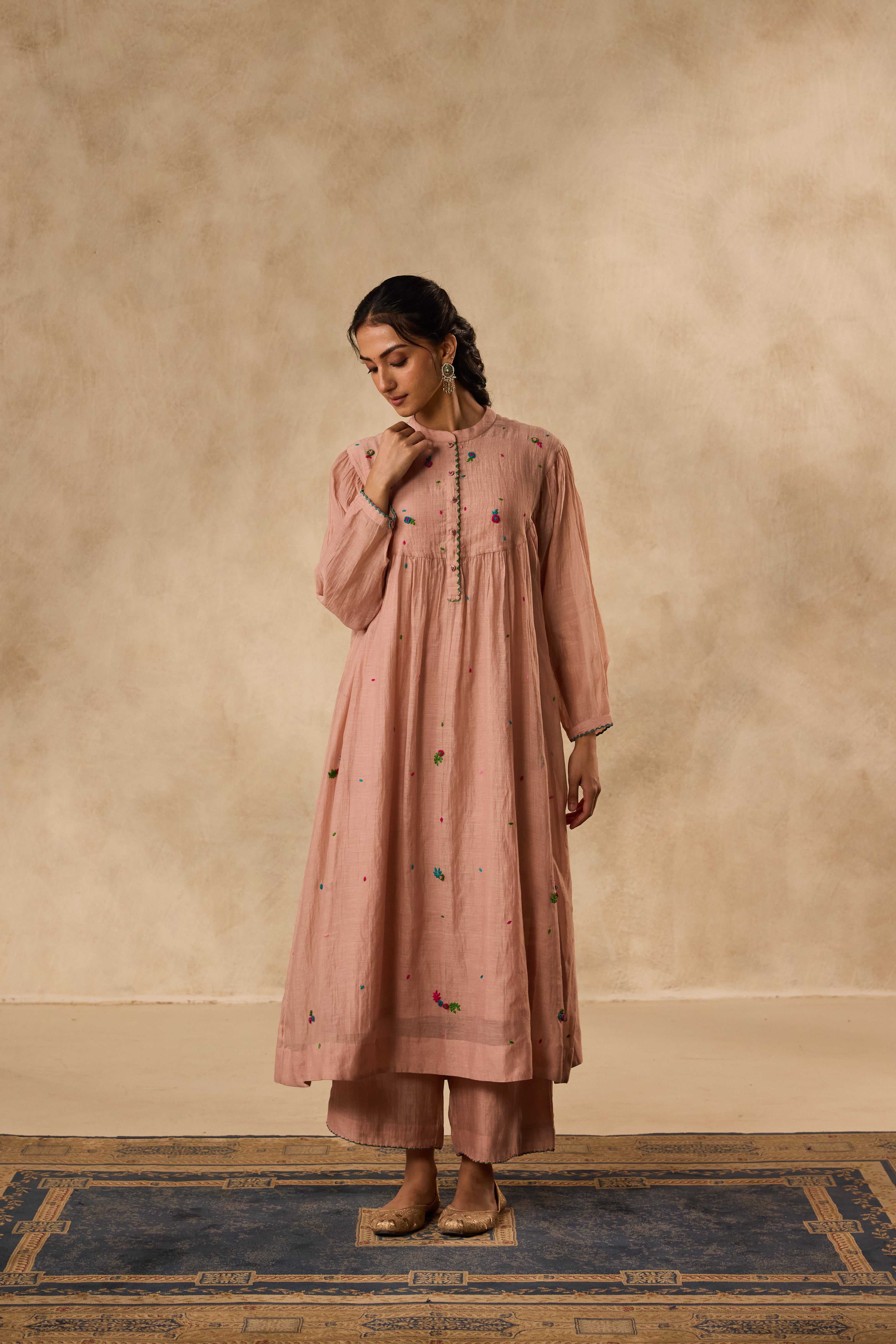 Rose gold chanderi bullion work embroidered kurta with organic cotton slip paired with pant & organza dupatta