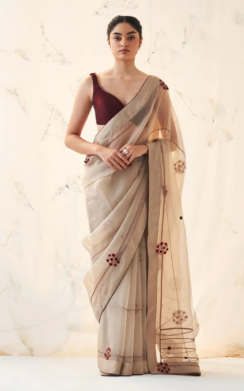 Golden Weaves, Timeless Grace: Styling the Janki India Gold Organza Saree