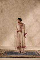 Ivory chanderi beads and resham embroidered kurta paired with pant & organza dupatta