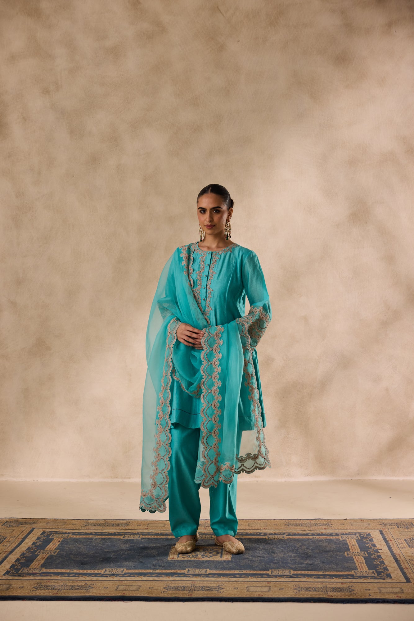 Sky blue chanderi dori work and french knot embroidered kurta paired with pant & organza dupatta