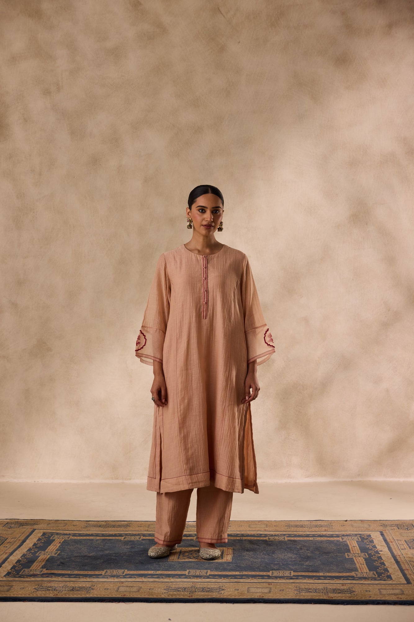 Beige chanderi resham embroidered kurta paired with pant & organza dupatta