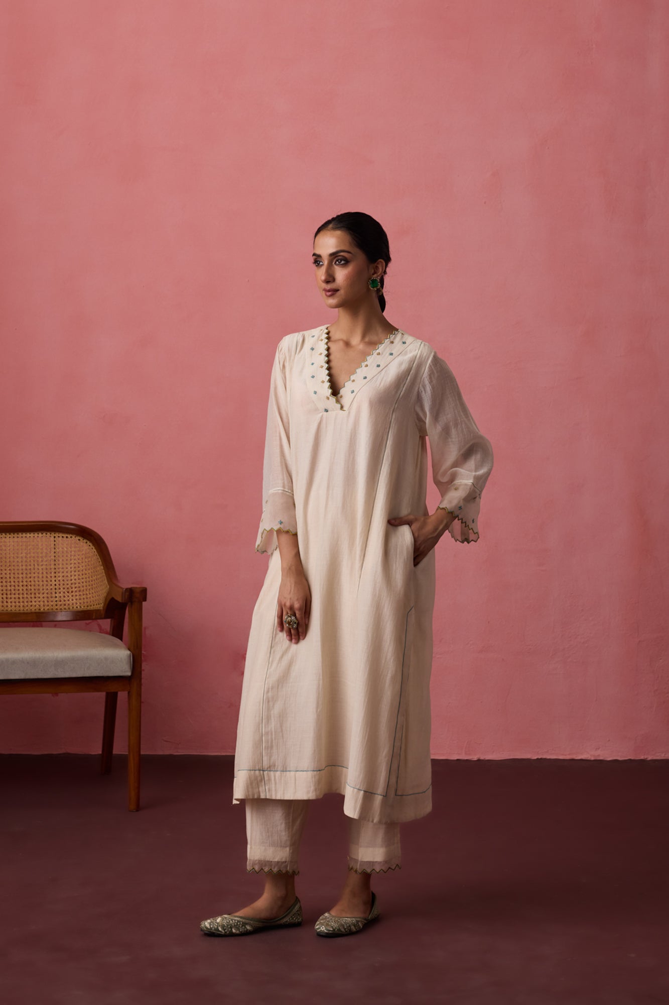IVORY CHANDERI CROSS STITCH EMBROIDERED KURTA WITH PANT & ORGANZA DUPATTA