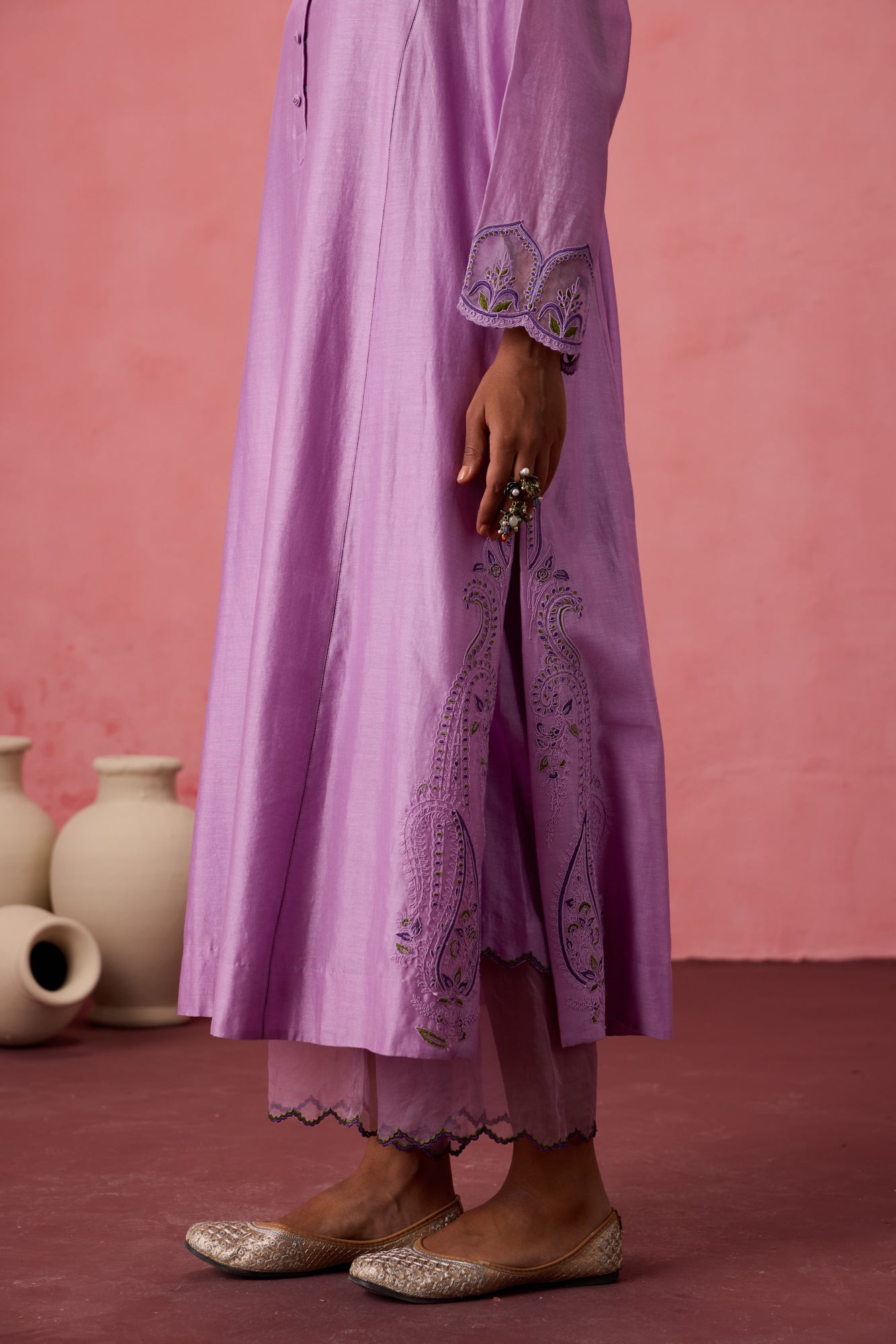 Lilac chanderi dori work embroidered kurta paired with pant & organza dupatta