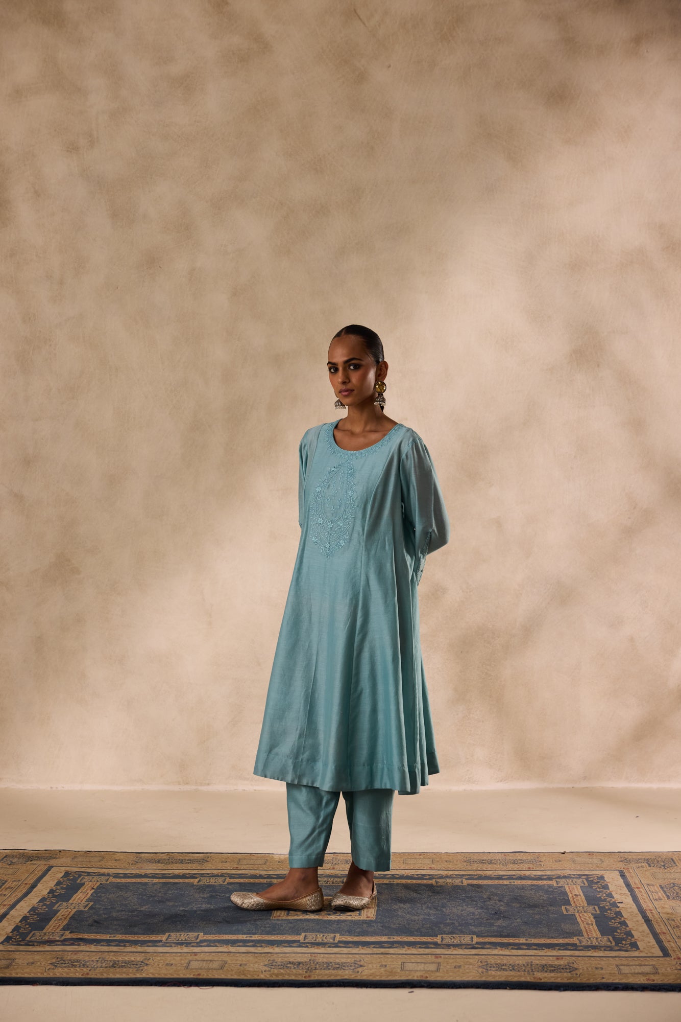 Sky blue chanderi floral resham embroidered kurta paired with pant & organza dupatta